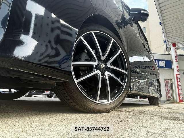 Toyota VOXY 2011-07 370470-3