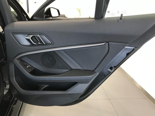 Bmw 1 SERIES 2022-06 7760-26