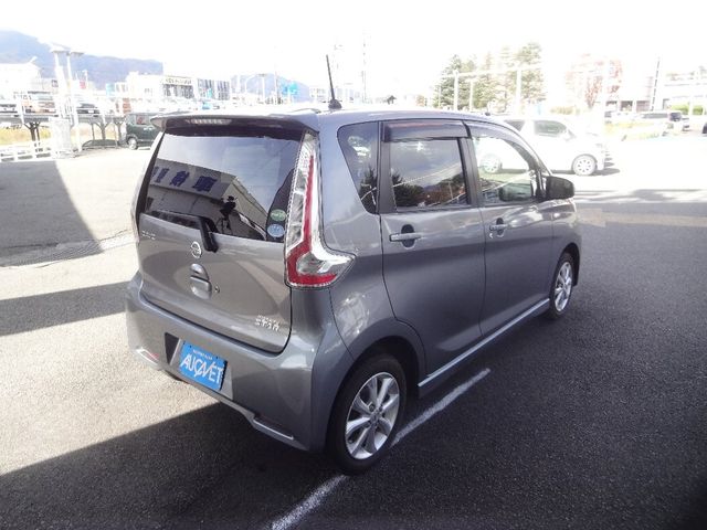 Nissan DAYZ 2017-08 195306-1