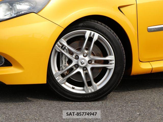 Renault LUTECIA 2010-11 218551-15