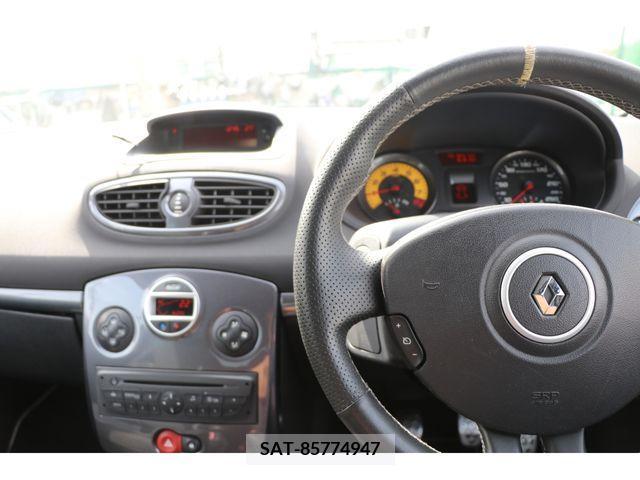 Renault LUTECIA 2010-11 218551-4