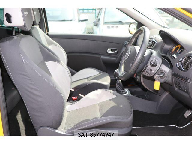 Renault LUTECIA 2010-11 218551-11