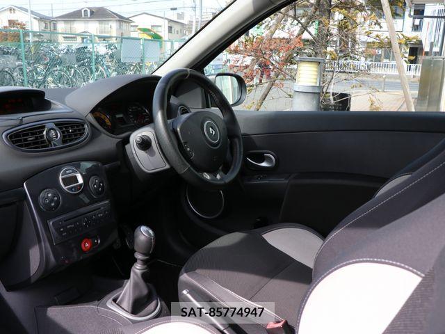 Renault LUTECIA 2010-11 218551-6