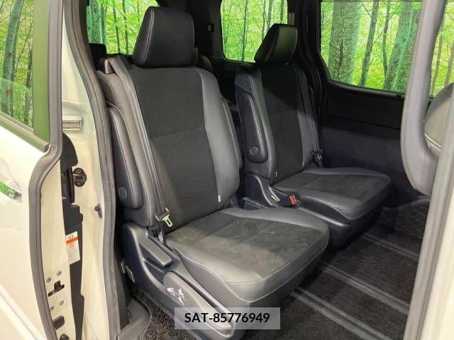 Toyota NOAH 2019-07 342895-9