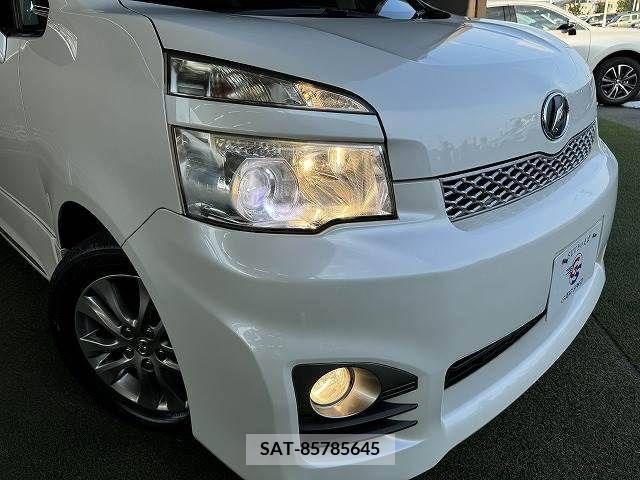 Toyota VOXY 2012-10 370314-19
