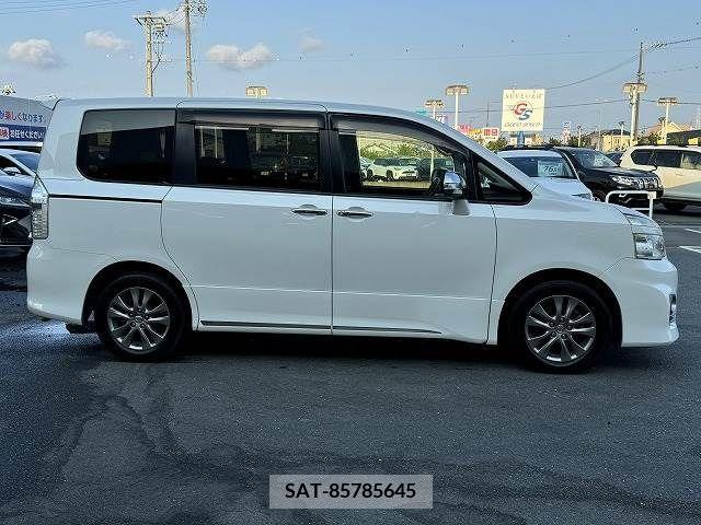Toyota VOXY 2012-10 370314-16