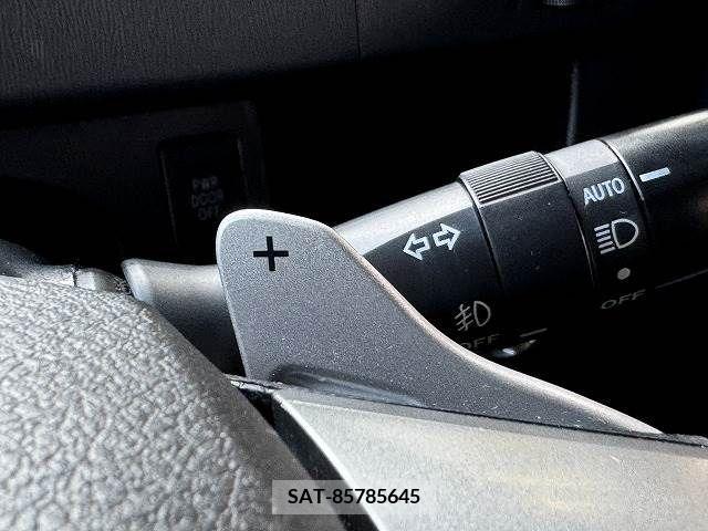 Toyota VOXY 2012-10 370314-6