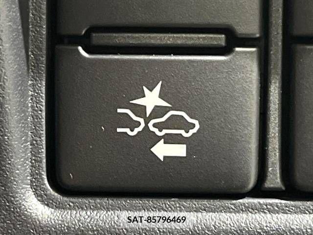 Toyota VOXY 2018-01 321559-4
