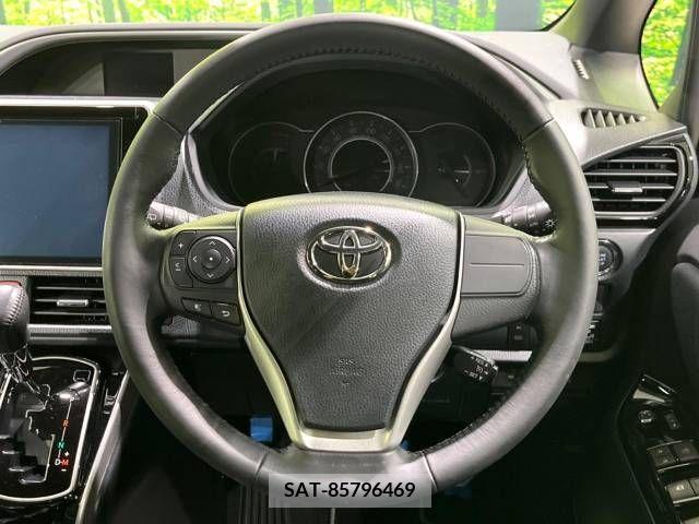 Toyota VOXY 2018-01 321559-12