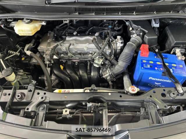 Toyota VOXY 2018-01 321559-19