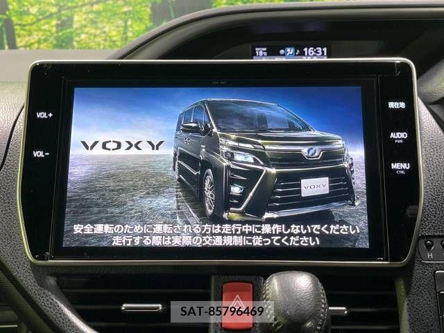 Toyota VOXY 2018-01 321559-2