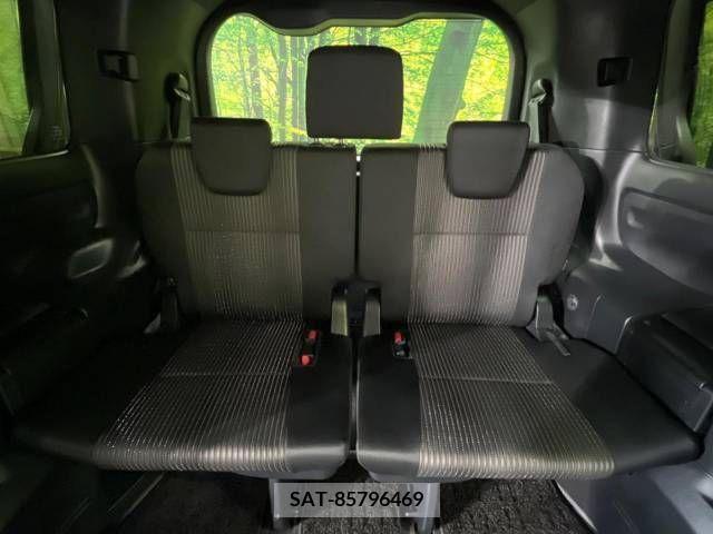 Toyota VOXY 2018-01 321559-10