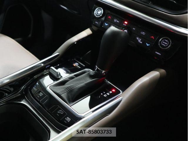 Jeep COMMANDER 2023-01 384075-11