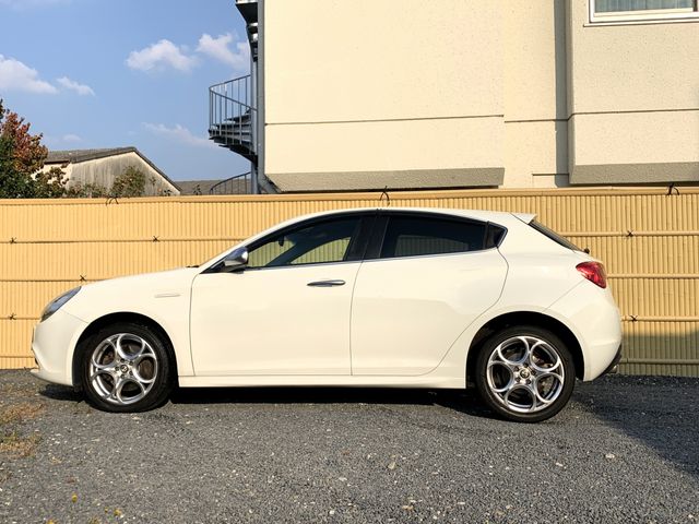 ALFA ROMEO GIULIETTA 2015-03 193948-17