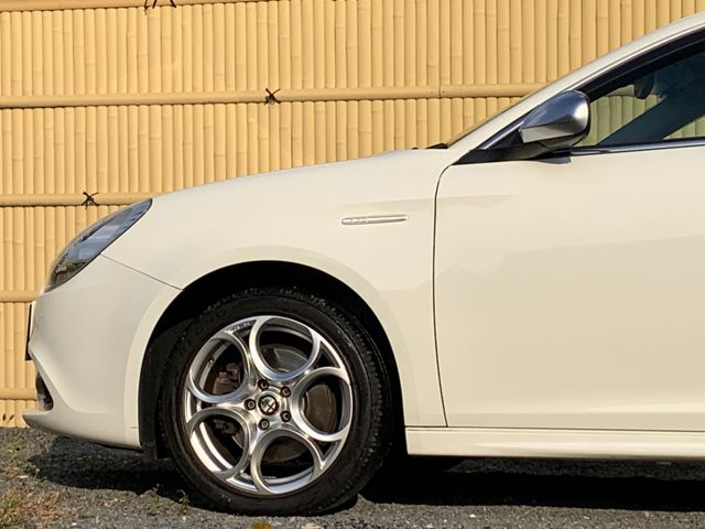 ALFA ROMEO GIULIETTA 2015-03 193948-29