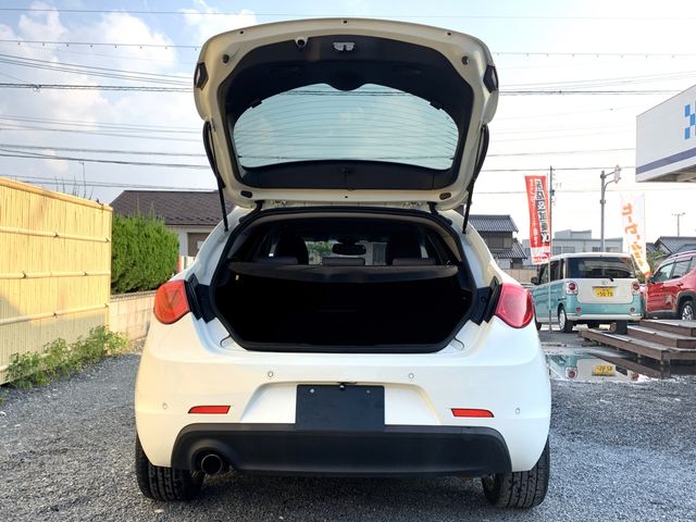 ALFA ROMEO GIULIETTA 2015-03 193948-18