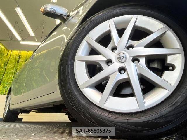 Toyota PRIUS ALPHA 2014-10 322189-13