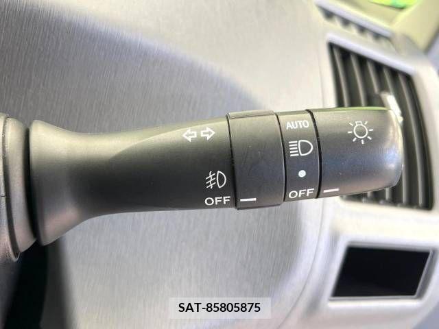 Toyota PRIUS ALPHA 2014-10 322189-4