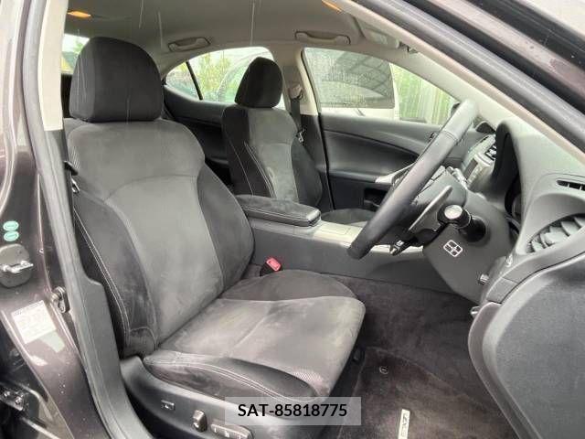 Lexus IS 2009-04 304418-8