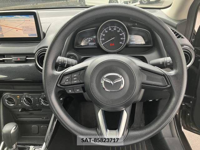 Mazda DEMIO 2017-01 328951-1