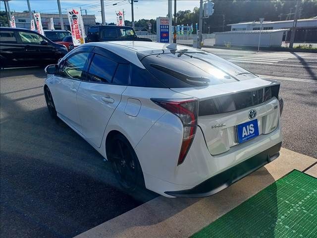 Toyota PRIUS 2016-05 12727-2