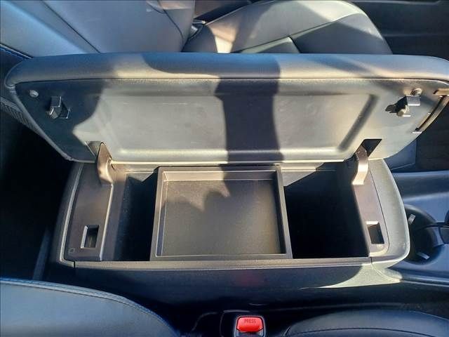 Toyota PRIUS 2016-05 12727-13