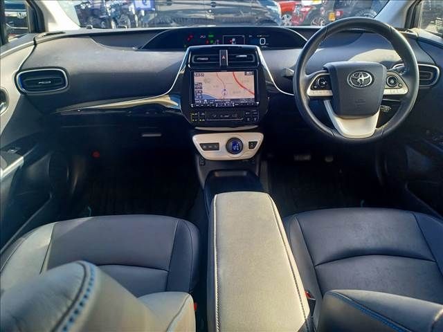 Toyota PRIUS 2016-05 12727-1