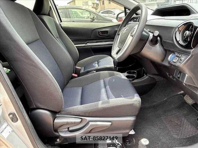 Toyota AQUA 2015-03 260414-15