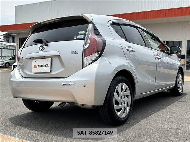Toyota AQUA 2015-03 260414-14