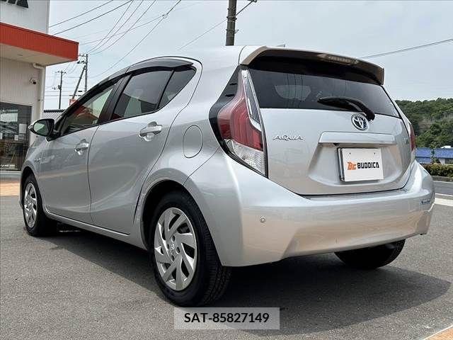 Toyota AQUA 2015-03 260414-12
