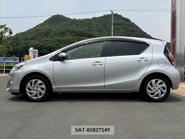 Toyota AQUA 2015-03 260414-10