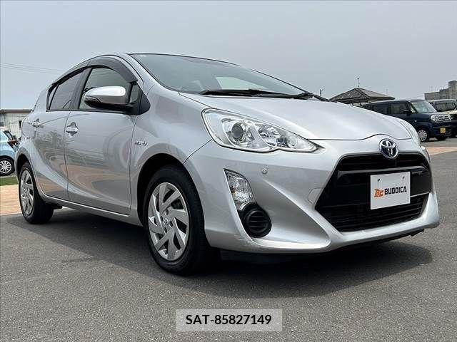 Toyota AQUA 2015-03 260414-7