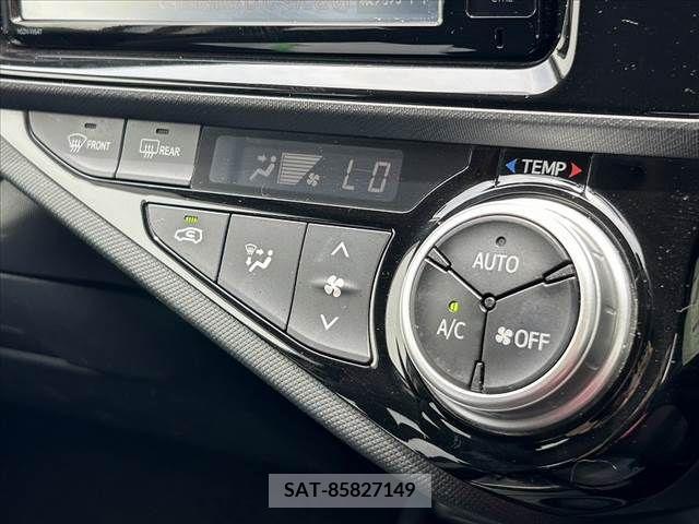 Toyota AQUA 2015-03 260414-6