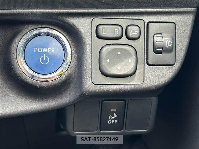 Toyota AQUA 2015-03 260414-4