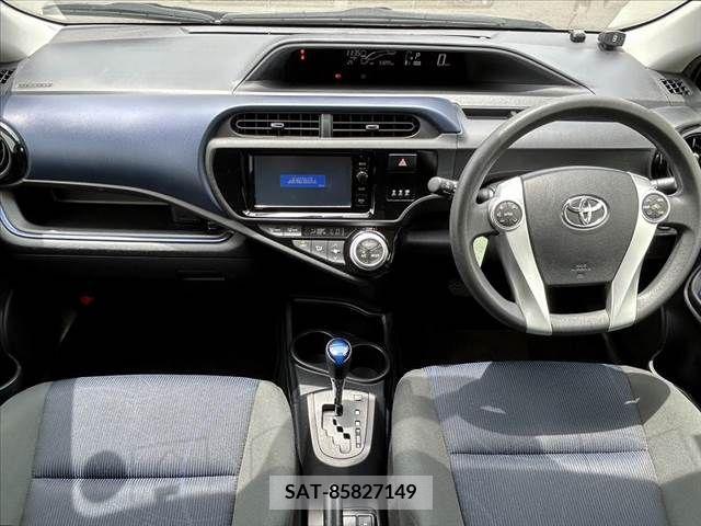 Toyota AQUA 2015-03 260414-1