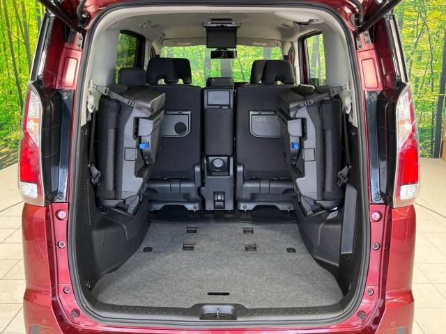 Nissan SERENA 2018-08 10718-8