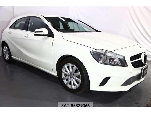 Mercedes Benz A-CLASS 2016-01 221805-5