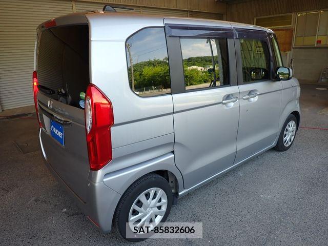 Honda N BOX 2020-06 375944-7