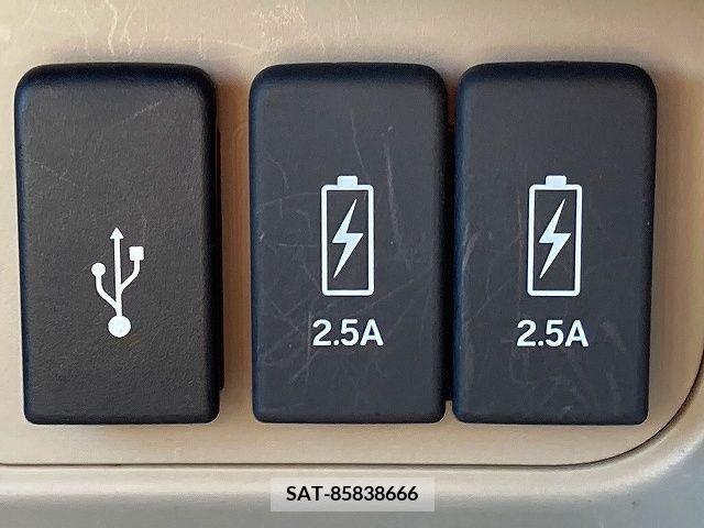 Honda N BOX 2018-04 278584-15