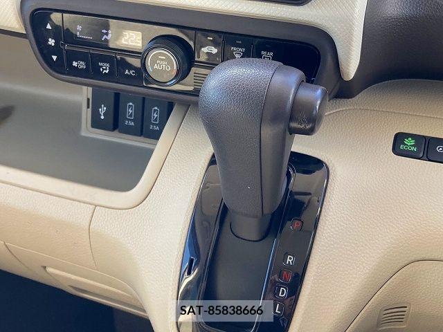 Honda N BOX 2018-04 278584-19
