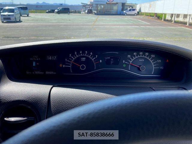 Honda N BOX 2018-04 278584-7