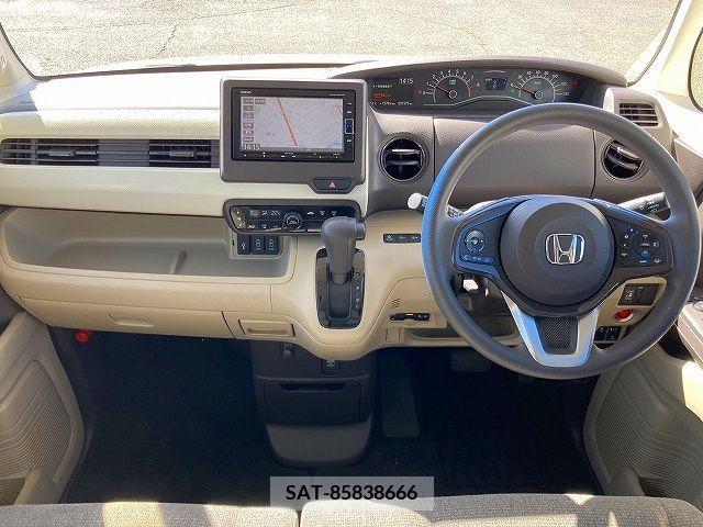 Honda N BOX 2018-04 278584-1
