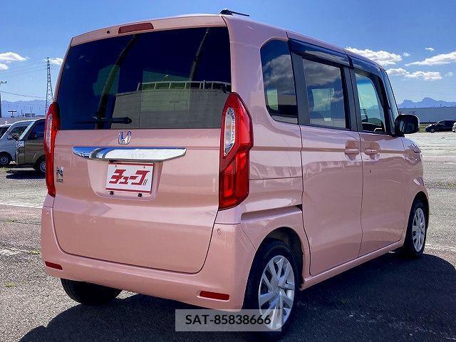 Honda N BOX 2018-04 278584-2