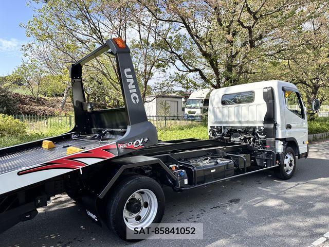 Mitsubishi CANTER 2023-03 242419-10