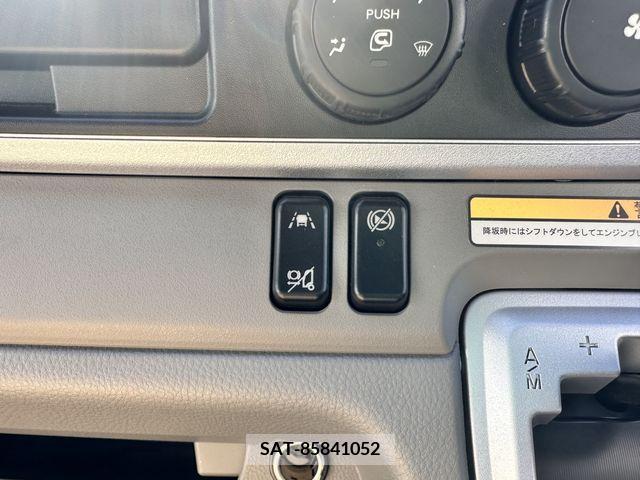 Mitsubishi CANTER 2023-03 242419-26