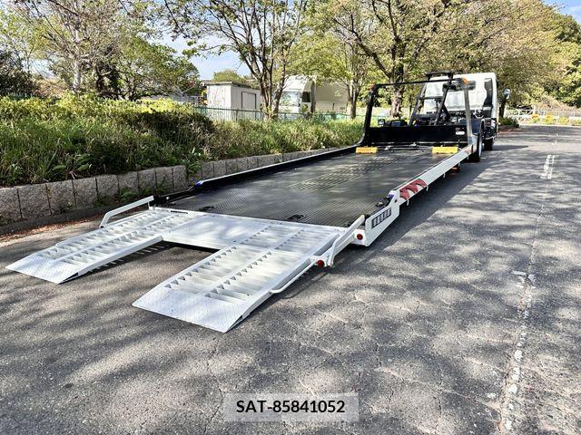 Mitsubishi CANTER 2023-03 242419-13