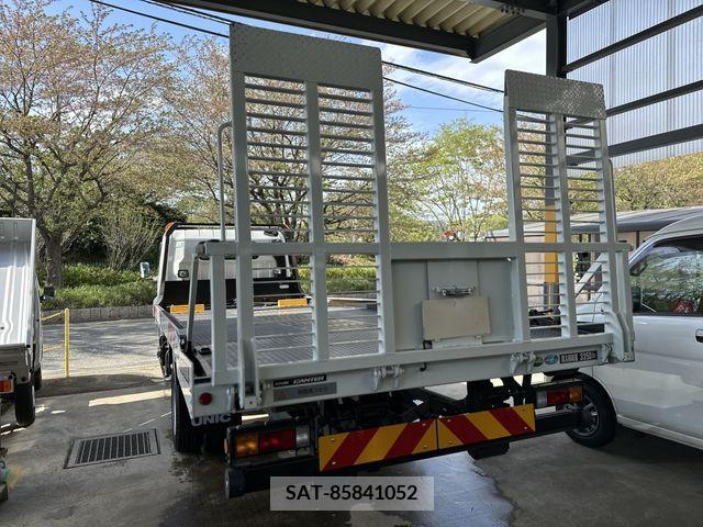 Mitsubishi CANTER 2023-03 242419-7