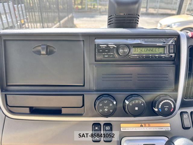 Mitsubishi CANTER 2023-03 242419-23
