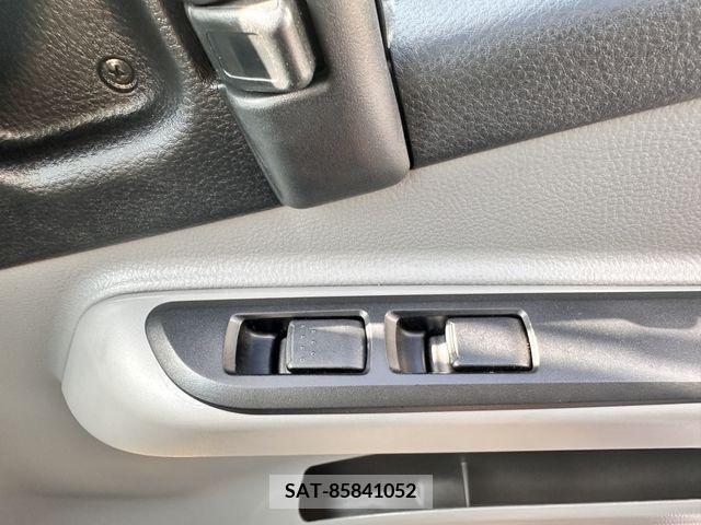 Mitsubishi CANTER 2023-03 242419-28