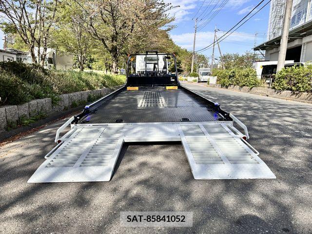 Mitsubishi CANTER 2023-03 242419-14